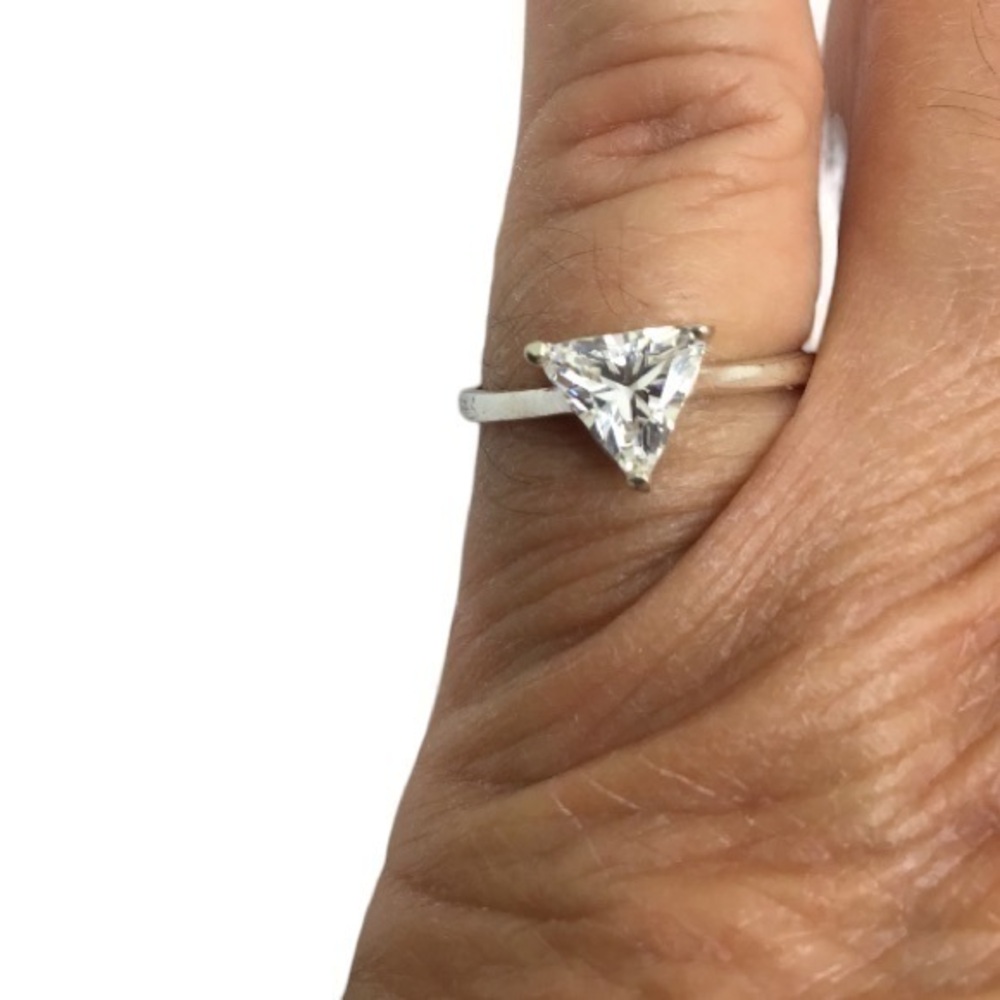 - Sterling silver Cubic Zirconia ring size 8.25